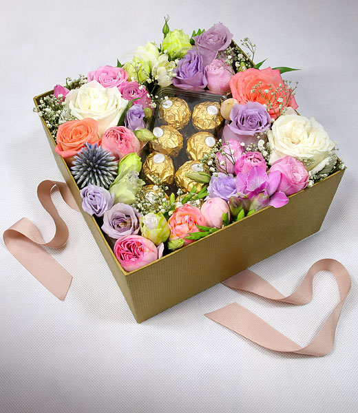 photo of the flower box with chocolates